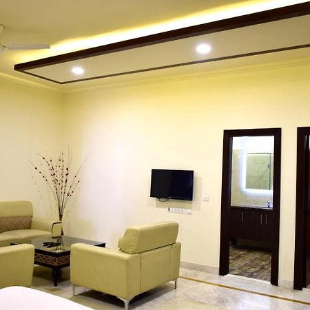 When In Gurgaon - Artemis Hospital 1 Min Walk, Fortis & Medanta 4 Mins Drive Exterior foto