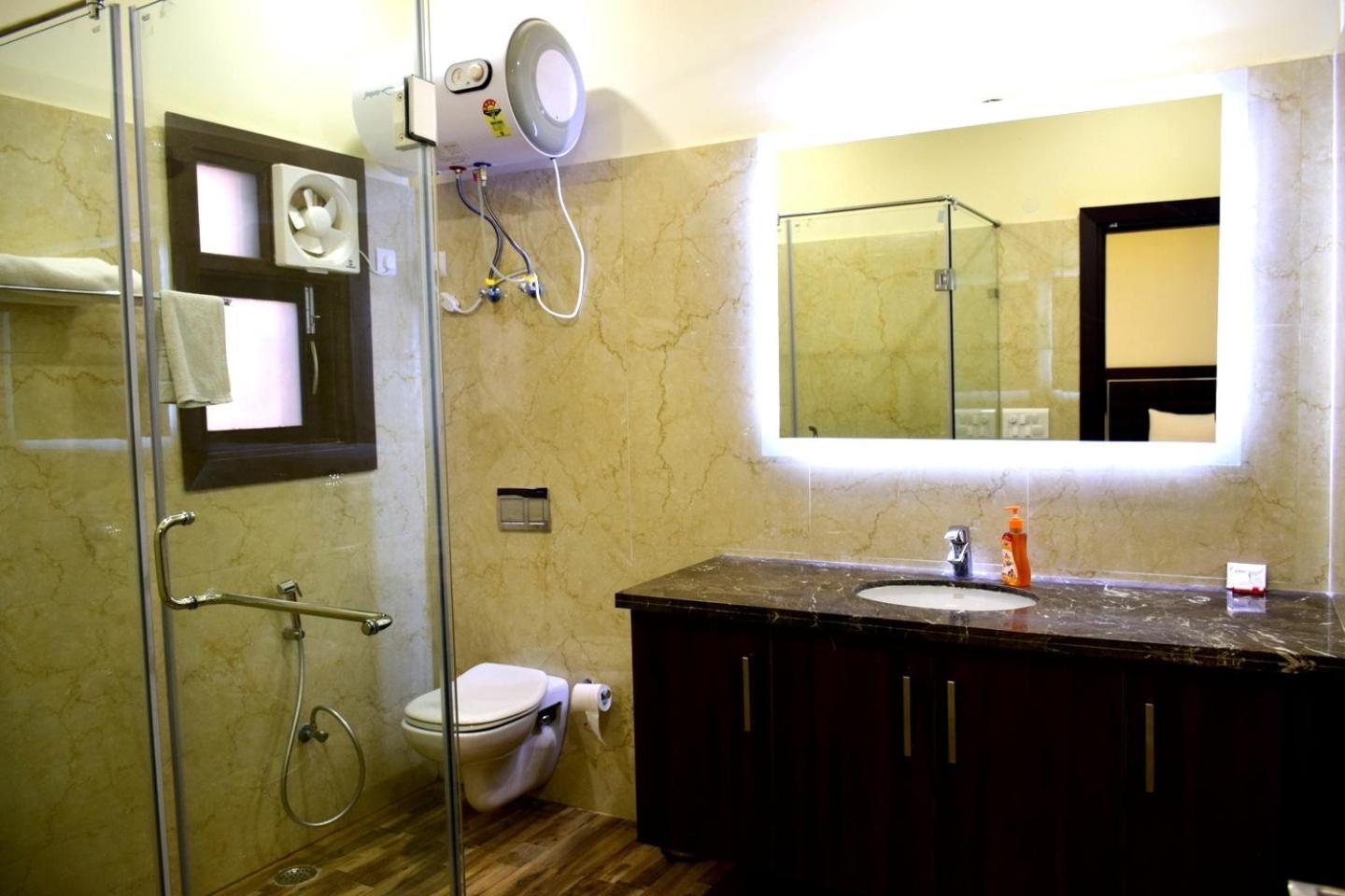 When In Gurgaon - Artemis Hospital 1 Min Walk, Fortis & Medanta 4 Mins Drive Exterior foto