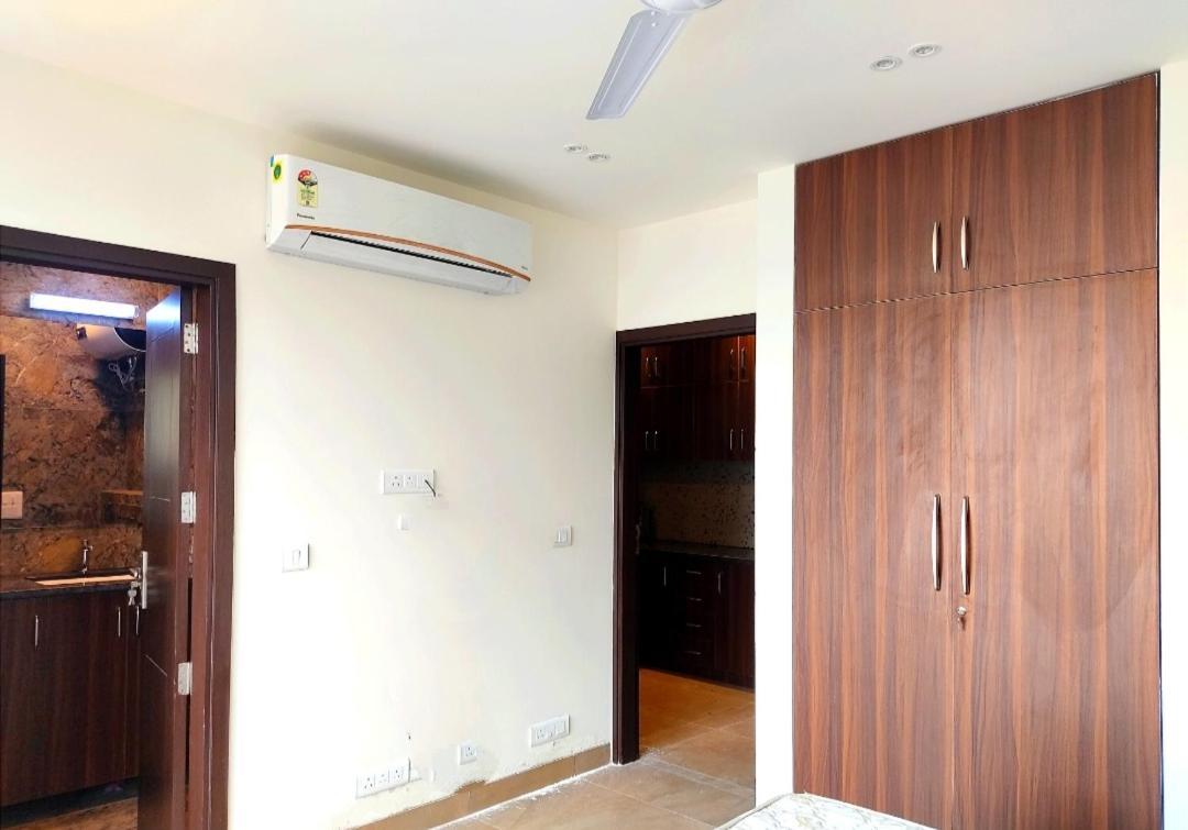 When In Gurgaon - Artemis Hospital 1 Min Walk, Fortis & Medanta 4 Mins Drive Exterior foto