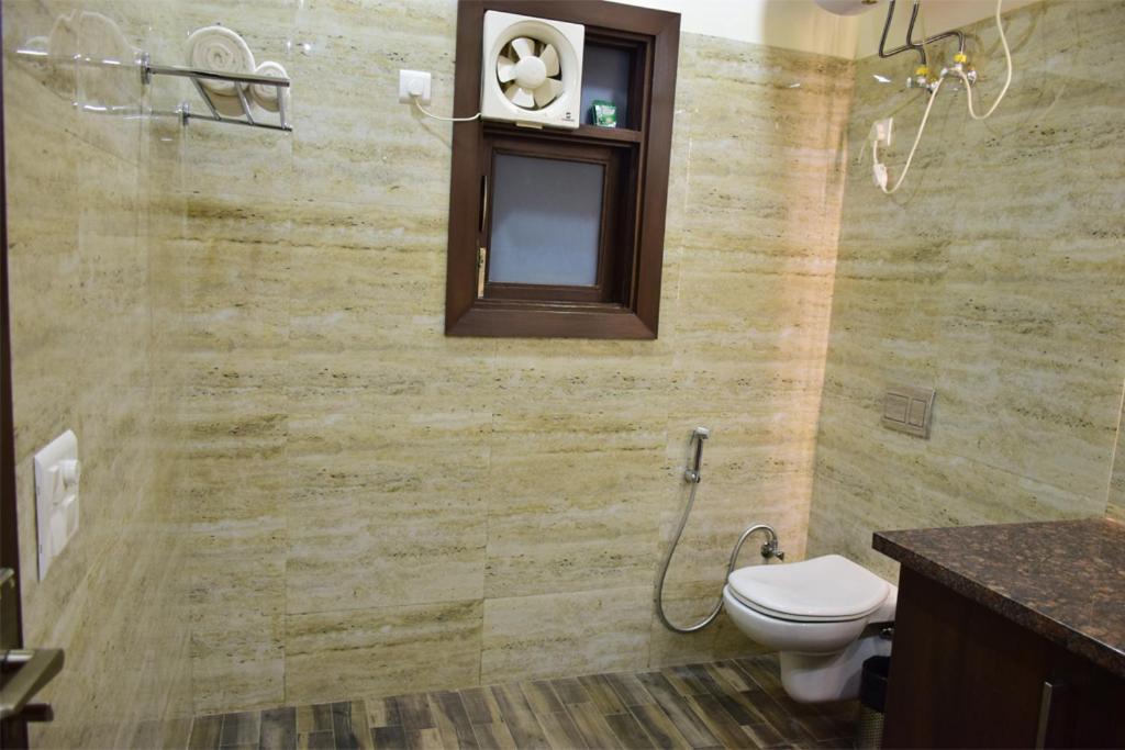 When In Gurgaon - Artemis Hospital 1 Min Walk, Fortis & Medanta 4 Mins Drive Exterior foto