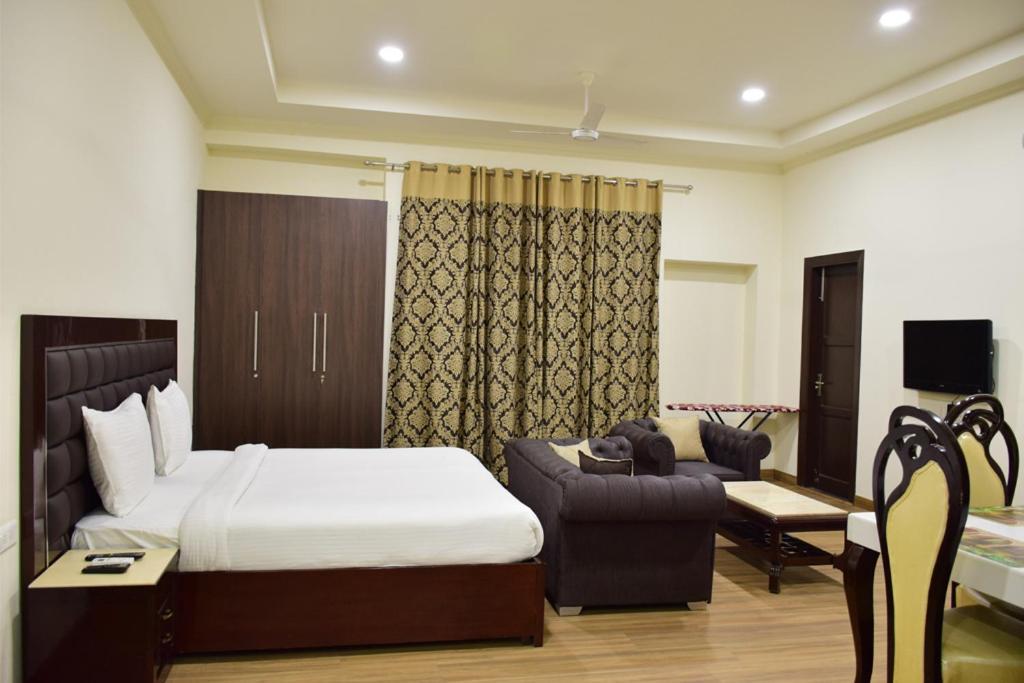 When In Gurgaon - Artemis Hospital 1 Min Walk, Fortis & Medanta 4 Mins Drive Exterior foto